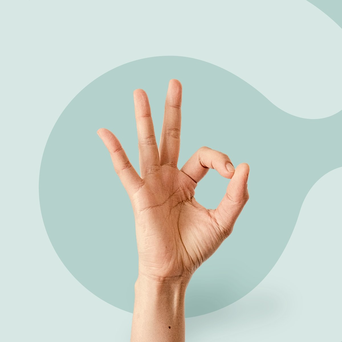 Hånd-der-viser-relatel-super-tegn-der-liger-relatels-logo