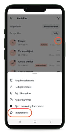 Kontaktmenu på mobilappen med integrationer